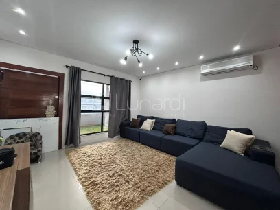 Casa com 4 Dormitórios - Miniatura - Lunardi Imóveis
