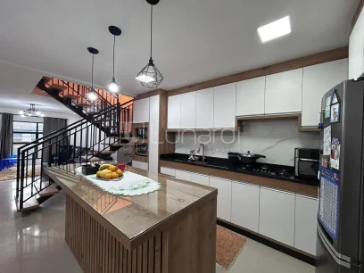Casa com 4 Dormitórios - Miniatura - Lunardi Imóveis