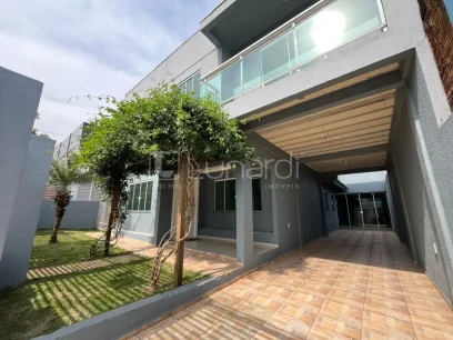 Casa com 4 Dormitórios - Lunardi Imóveis