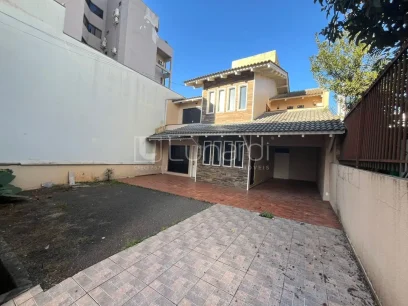 Casa com 3 Dormitórios - Lunardi Imóveis