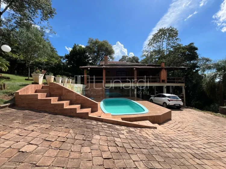 Casa com 3 Dormitórios - Lunardi Imóveis