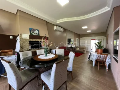 Casa com 4 Dormitórios - Miniatura - Lunardi Imóveis