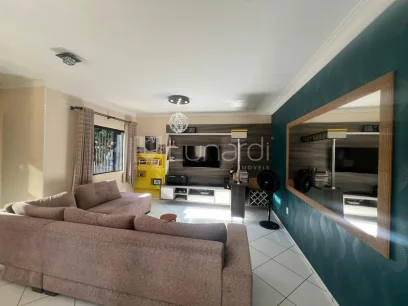 Casa com 3 Dormitórios - Miniatura - Lunardi Imóveis