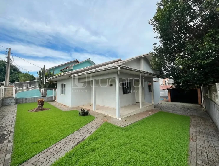 Casa com 3 Dormitórios - Lunardi Imóveis