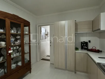 Casa com 4 Dormitórios - Miniatura - Lunardi Imóveis