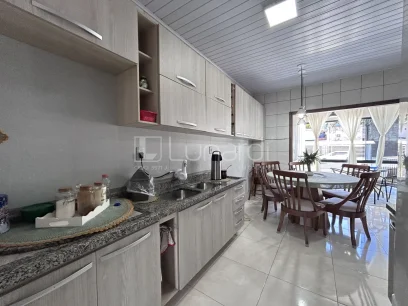 Casa com 3 Dormitórios - Miniatura - Lunardi Imóveis