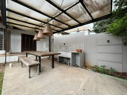 Casa com 4 Dormitórios - Miniatura - Lunardi Imóveis