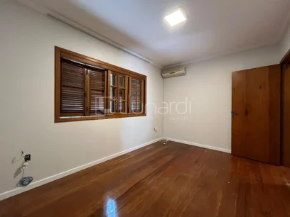 Casa com 4 Dormitórios - Miniatura - Lunardi Imóveis