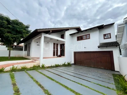Casa com 4 Dormitórios - Miniatura - Lunardi Imóveis
