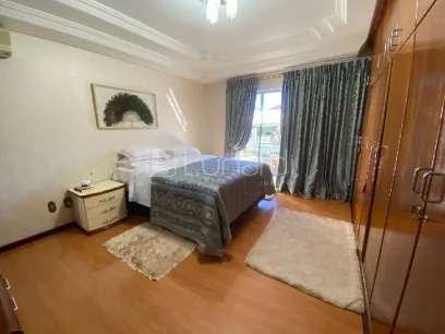 Casa com 3 Dormitórios - Miniatura - Lunardi Imóveis