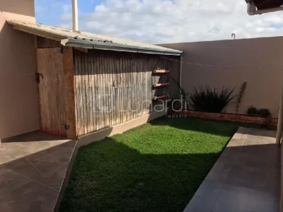 Casa com 2 Dormitórios - Miniatura - Lunardi Imóveis