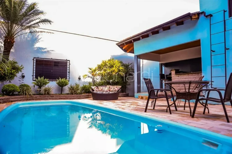 Casa com 3 Dormitórios - Lunardi Imóveis