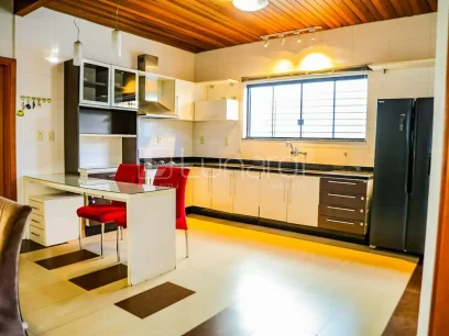 Casa com 3 Dormitórios - Miniatura - Lunardi Imóveis