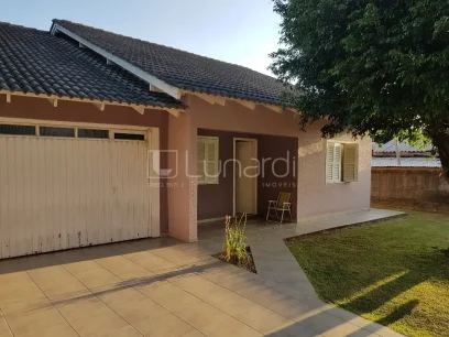 Casa com 3 Dormitórios - Lunardi Imóveis
