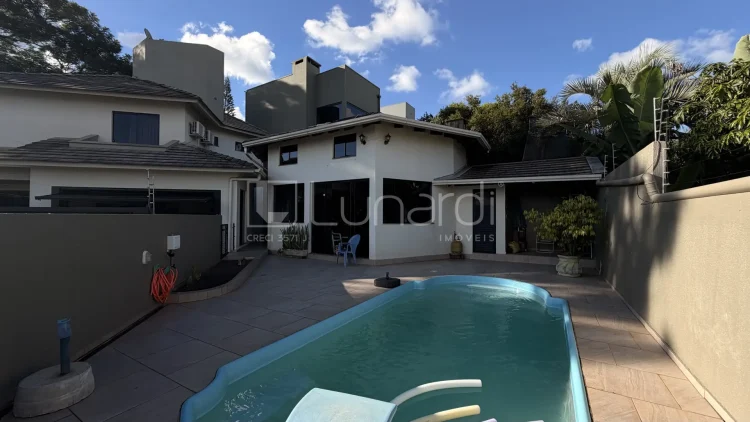 Casa com 3 Dormitórios - Lunardi Imóveis