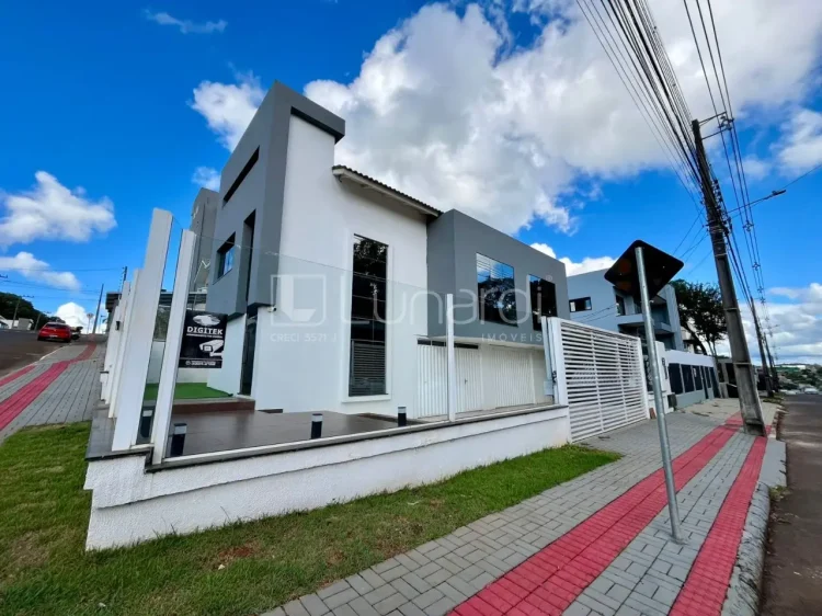 Casa com 3 Dormitórios - Lunardi Imóveis