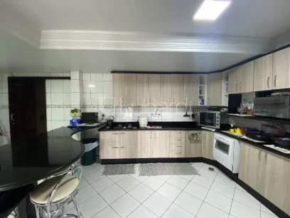 Casa com 3 Dormitórios - Miniatura - Lunardi Imóveis