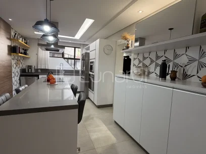 Apartamento com 4 Dormitórios - Miniatura - Lunardi Imóveis
