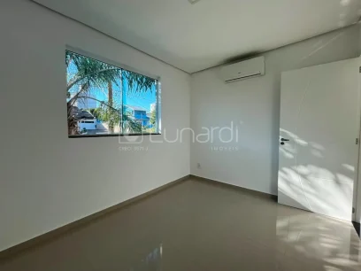 Casa com 3 Dormitórios - Miniatura - Lunardi Imóveis