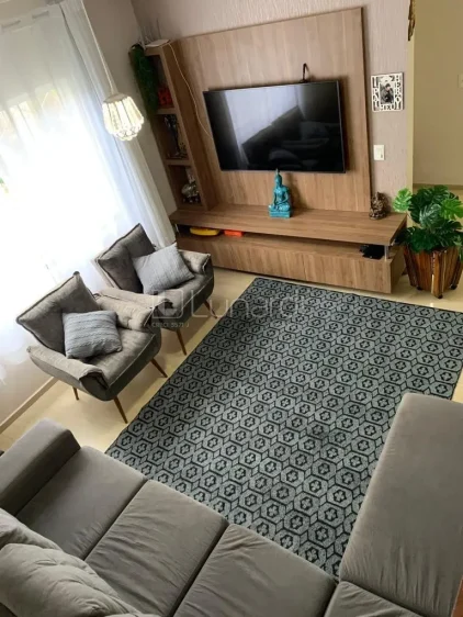 Casa com 3 Dormitórios - Lunardi Imóveis