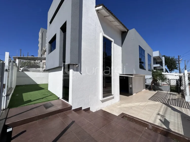 Casa com 3 Dormitórios - Lunardi Imóveis
