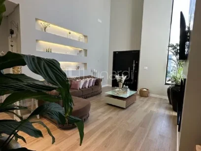 Casa com 4 Dormitórios - Miniatura - Lunardi Imóveis