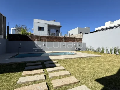 Casa com 3 Dormitórios - Miniatura - Lunardi Imóveis