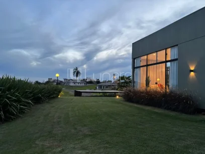 Casa com 4 Dormitórios - Miniatura - Lunardi Imóveis