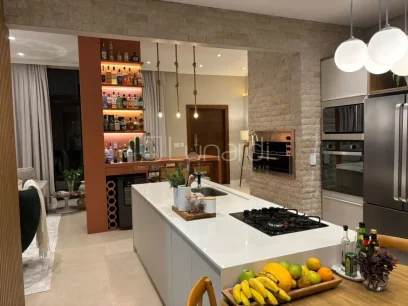 Casa com 4 Dormitórios - Miniatura - Lunardi Imóveis