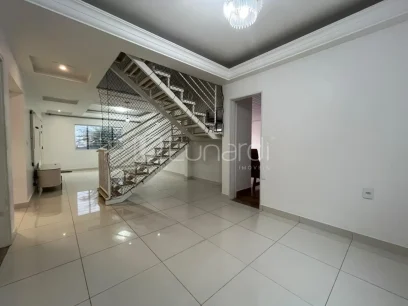 Casa com 3 Dormitórios - Miniatura - Lunardi Imóveis