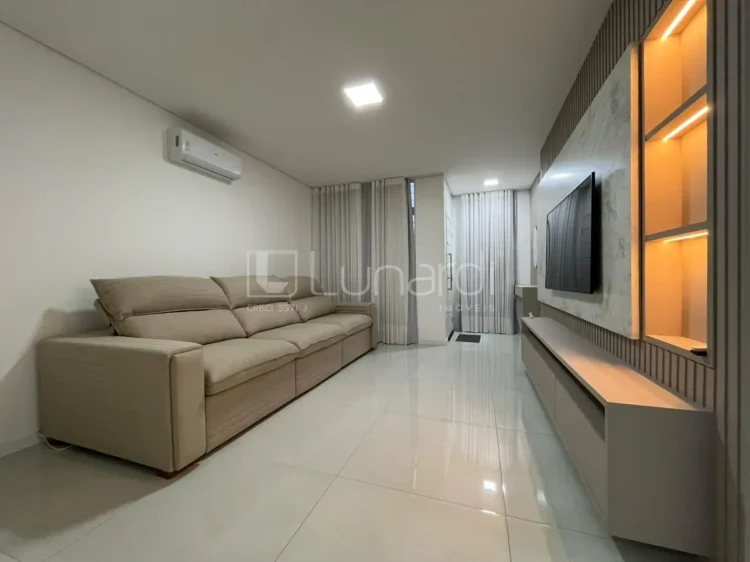 Casa com 3 Dormitórios - Lunardi Imóveis