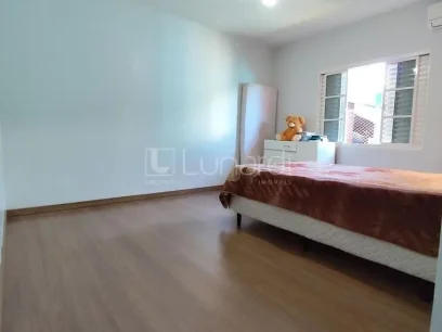 Casa com 3 Dormitórios - Miniatura - Lunardi Imóveis