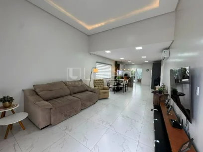 Casa com 3 Dormitórios - Miniatura - Lunardi Imóveis