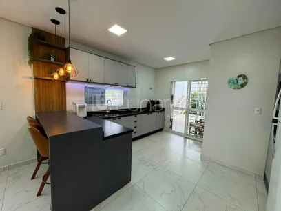 Casa com 3 Dormitórios - Miniatura - Lunardi Imóveis