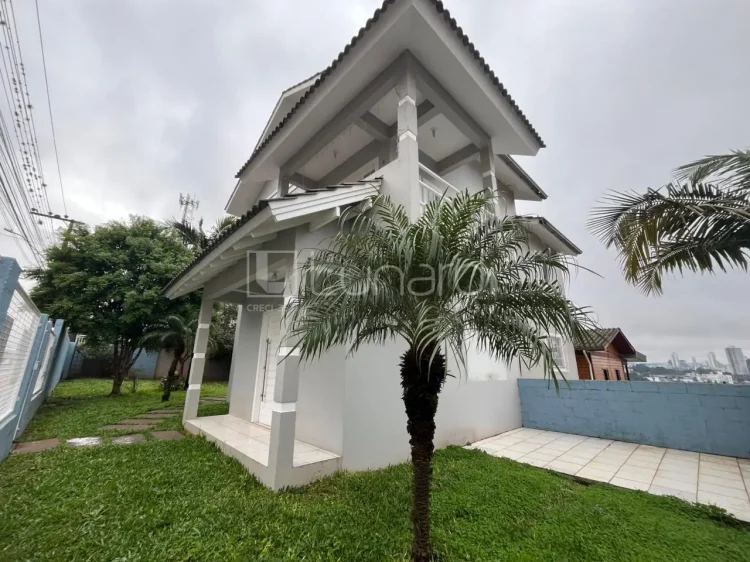 Casa com 3 Dormitórios - Lunardi Imóveis