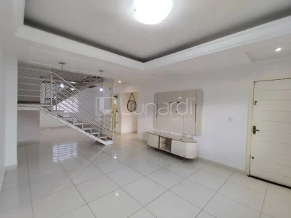 Casa com 3 Dormitórios - Miniatura - Lunardi Imóveis