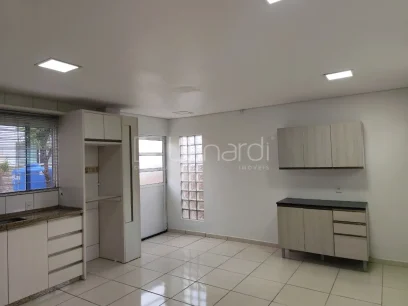 Casa com 3 Dormitórios - Miniatura - Lunardi Imóveis