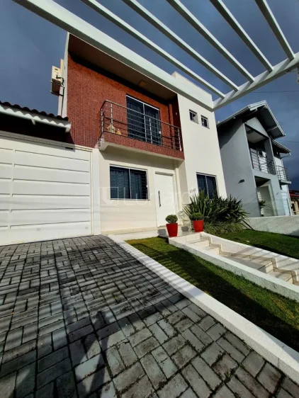 Casa com 3 Dormitórios - Lunardi Imóveis