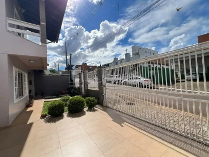 Casa com 3 Dormitórios - Miniatura - Lunardi Imóveis