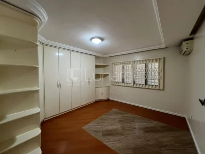 Casa com 4 Dormitórios - Miniatura - Lunardi Imóveis