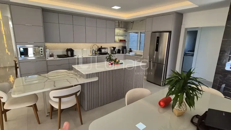 Casa com 3 Dormitórios - Lunardi Imóveis