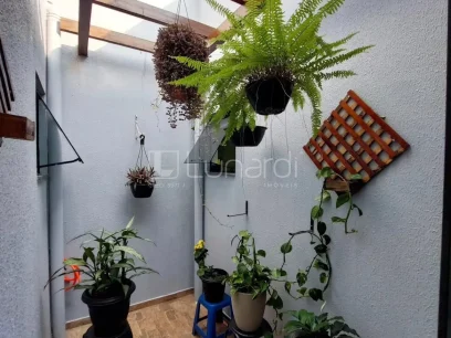 Casa com 2 Dormitórios - Miniatura - Lunardi Imóveis