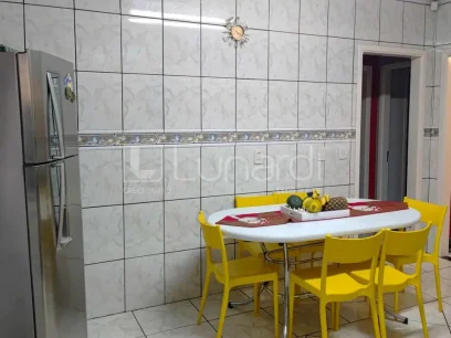 Casa com 3 Dormitórios - Miniatura - Lunardi Imóveis