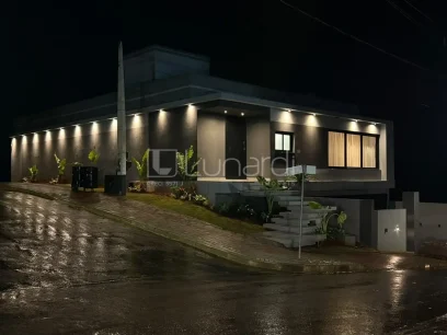 Casa com 3 Dormitórios - Lunardi Imóveis