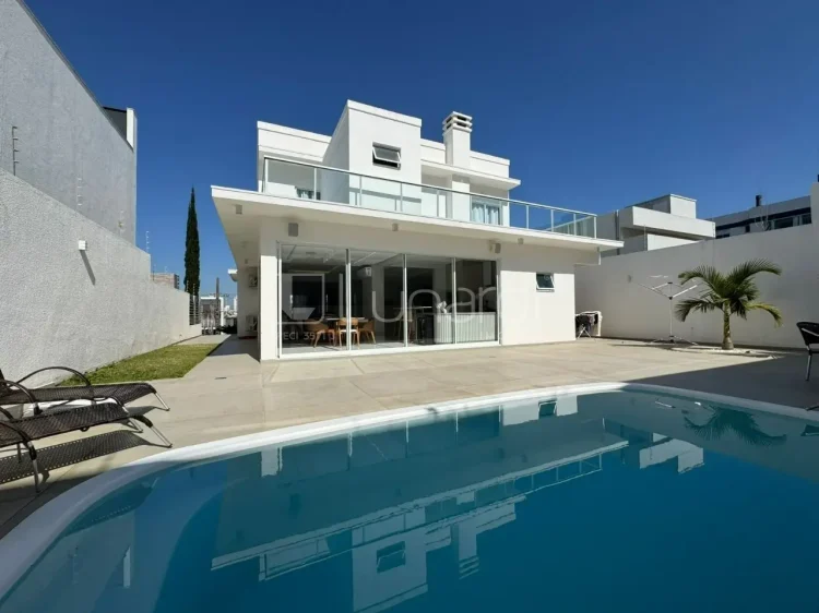 Casa com 3 Dormitórios - Lunardi Imóveis
