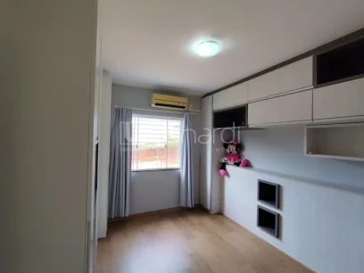 Casa com 4 Dormitórios - Miniatura - Lunardi Imóveis