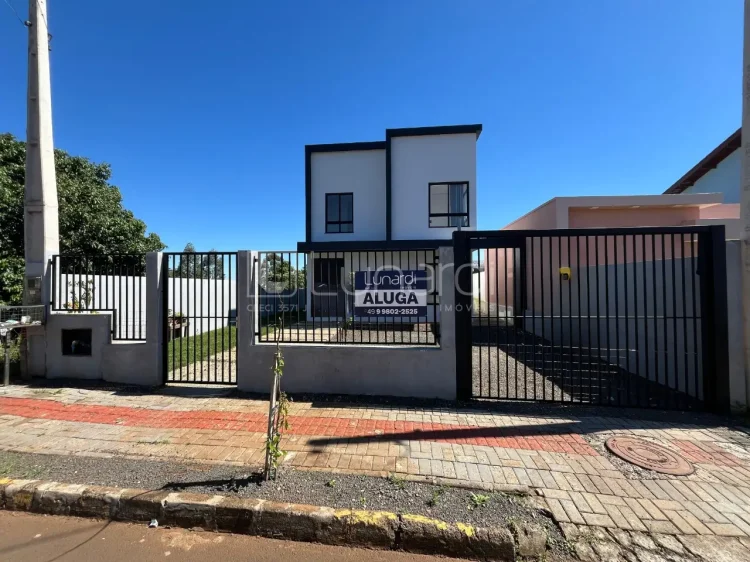 Casa com 3 Dormitórios - Lunardi Imóveis