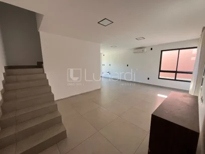 Casa com 3 Dormitórios - Miniatura - Lunardi Imóveis