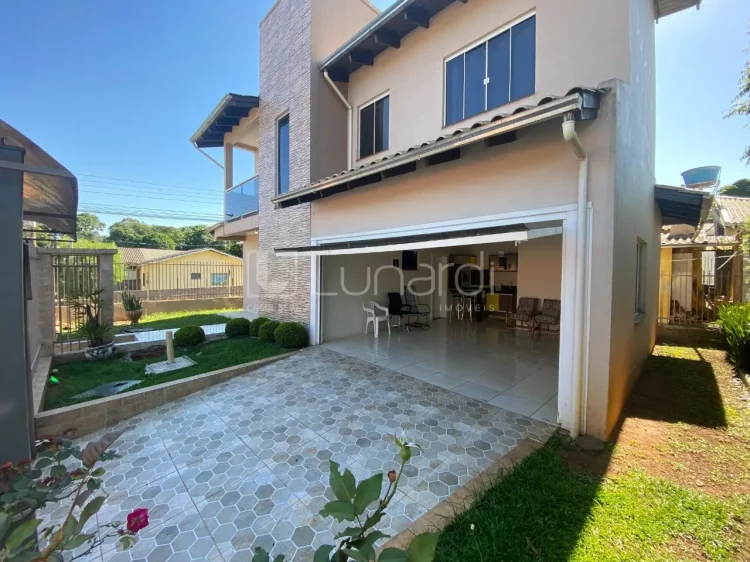 Casa com 3 Dormitórios - Lunardi Imóveis