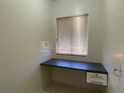 Casa com 3 Dormitórios - Miniatura - Lunardi Imóveis